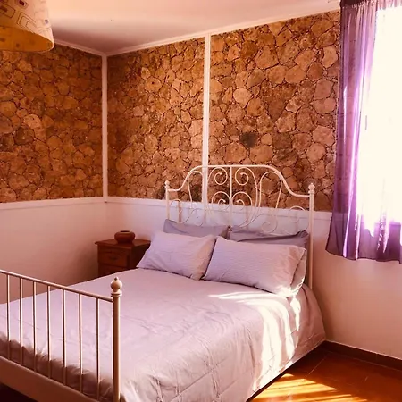 Joshualba Ii Apartment Mezquez